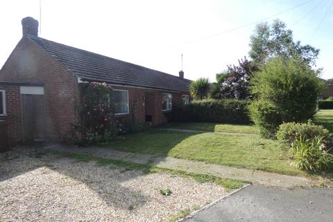 2 bedroom semi-detached bungalow to rent, Romsey, Hampshire, SO51