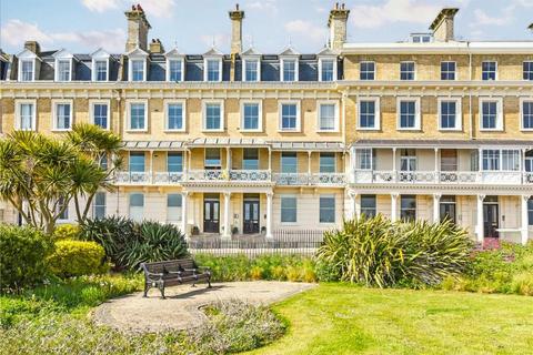 2 bedroom flat for sale, Mayfair House, Heene Terrace, Worthing BN11