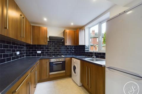 3 bedroom semi-detached house for sale, Asket Gardens, Leeds