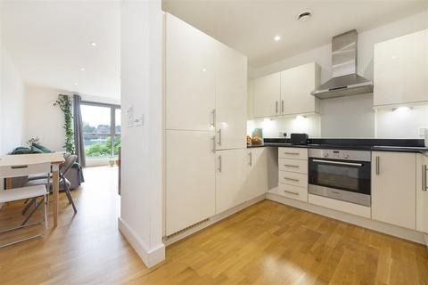 2 bedroom apartment for sale, Zenith Close, London