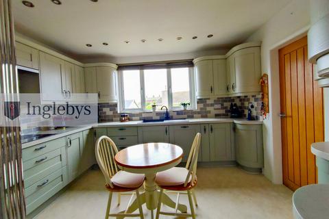 15 Cliff Road, Staithes, Saltburn-by-the-sea, TS13 5AE