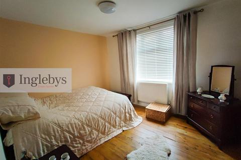 15 Cliff Road, Staithes, Saltburn-by-the-sea, TS13 5AE