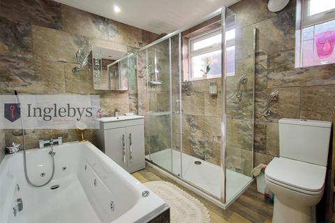 15 Cliff Road, Staithes, Saltburn-by-the-sea, TS13 5AE