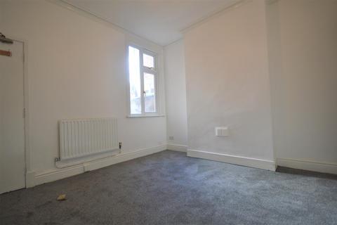 3 bedroom terraced house to rent, Paton Street, Leicester