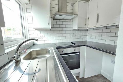 Flat 3, 24 Sansome Place, Worcester, WR1 1UA