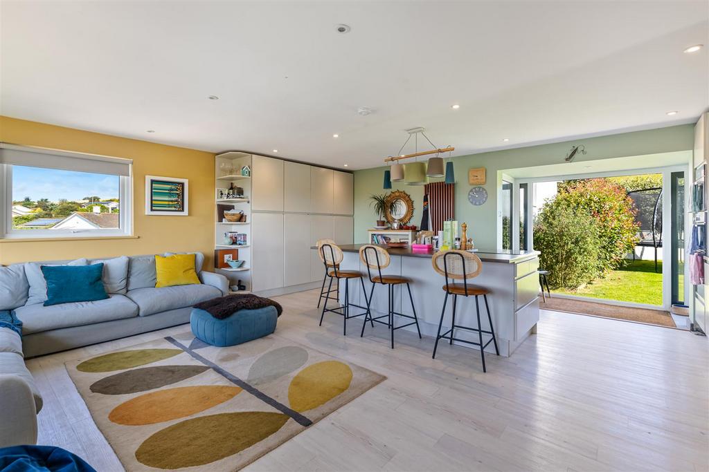 Sitting and Kitchen