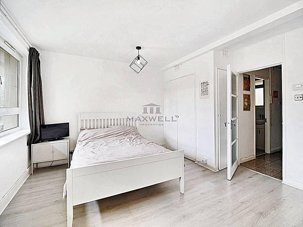 Trundley Terrace, SE8   Studio For Sale...