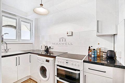 Studio for sale, Trundleys Terrace, London SE8