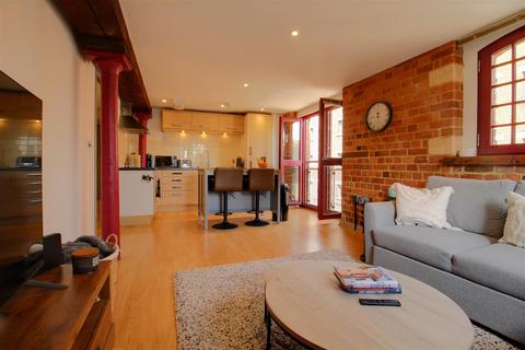 2 bedroom apartment for sale, Biddle & Shipton, Gloucester Docks