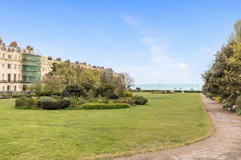 2 bedroom apartment for sale, Brunswick Square, Hove BN3