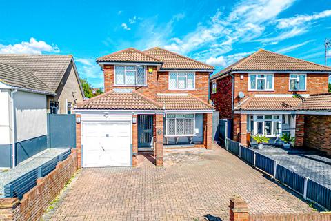 4 bedroom detached house for sale, Kimberley Road, Benfleet, SS7