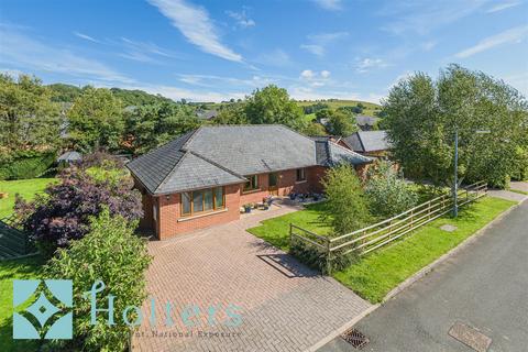 4 bedroom detached bungalow for sale, Rosemary Drive, Tregynon, Newtown