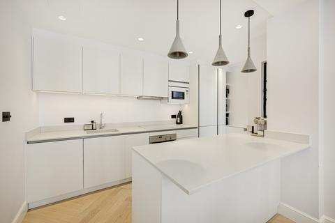 1 bedroom flat to rent, Carrington House, Hertford Street, London