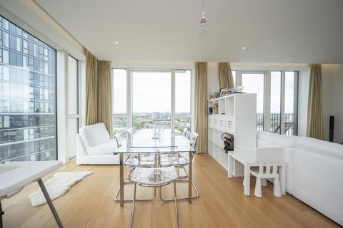 3 bedroom flat to rent, Admiralty House, 150 Vaughan Way, London