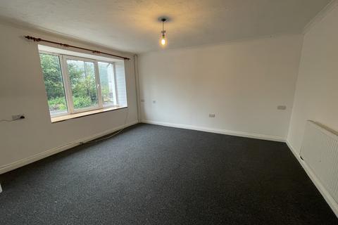 3 bedroom end of terrace house to rent, Oak Villas, Swansea