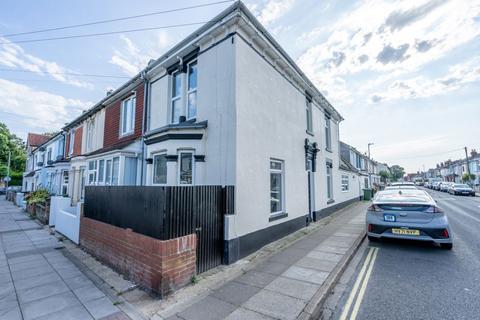 1 bedroom property to rent, Northgate Avenue