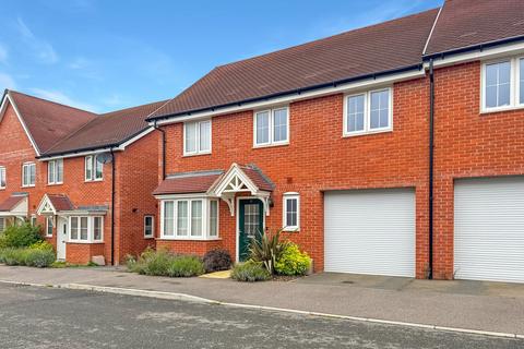 4 bedroom link detached house for sale, Phoenix Road, Braintree, CM7