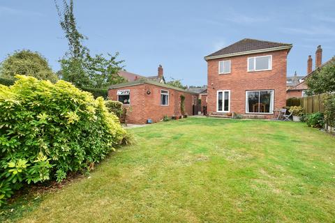 4 bedroom detached house for sale, Carlton Lane, Leeds LS26