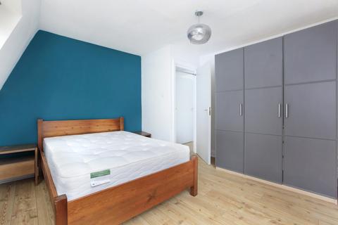 2 bedroom flat for sale, Chelsham Road, Clapham, London