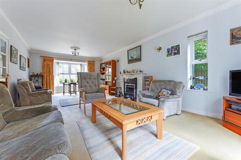 4 bedroom house for sale, St. Andrews Lane, Tangmere, Chichester