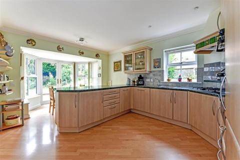 4 bedroom house for sale, St. Andrews Lane, Tangmere, Chichester