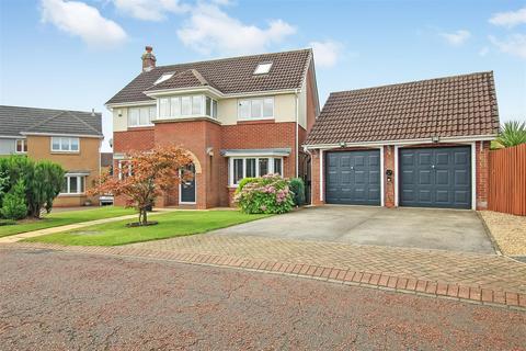 6 bedroom detached house for sale, Karles Close, Newton Aycliffe