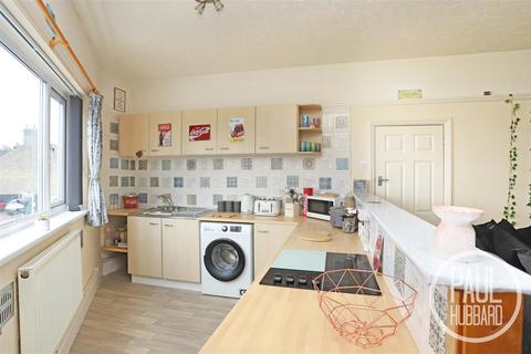 2 bedroom maisonette for sale, Jubilee Buildings, London Road, Pakefield