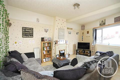 2 bedroom maisonette for sale, Jubilee Buildings, London Road, Pakefield