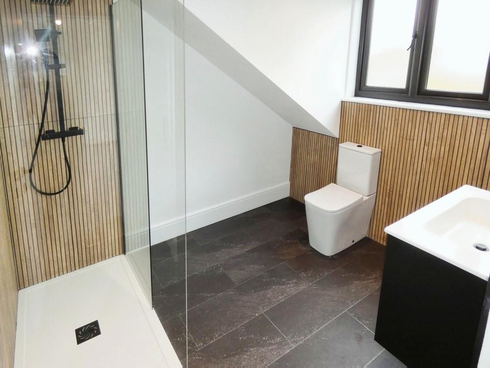 Master Bedroom En-suite