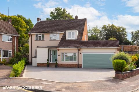 4 bedroom detached house for sale, Hallmores, Broxbourne EN10