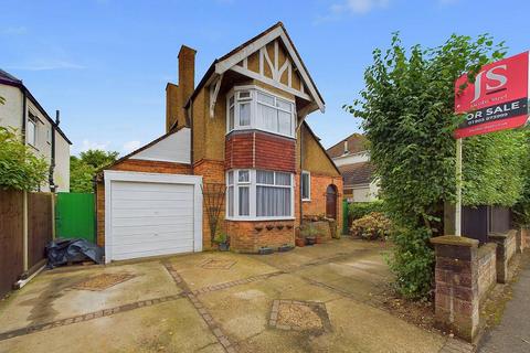 3 bedroom detached house for sale, Findon Road, Worthing BN14