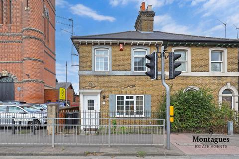 2 bedroom cottage for sale, High Street, Epping, CM16