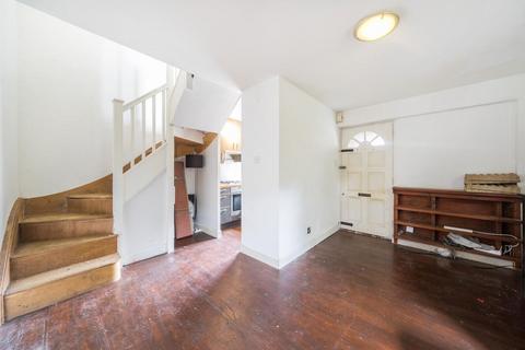 1 bedroom terraced house for sale, St Hildas Close, Earlsfield