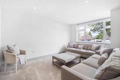 27 Upper Pines, Banstead, SM7 3PU