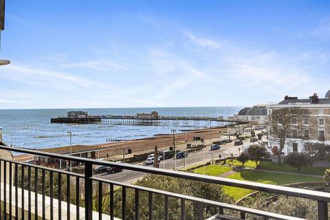 2 bedroom apartment to rent, Steyne Gardens, Worthing, BN11 3DW