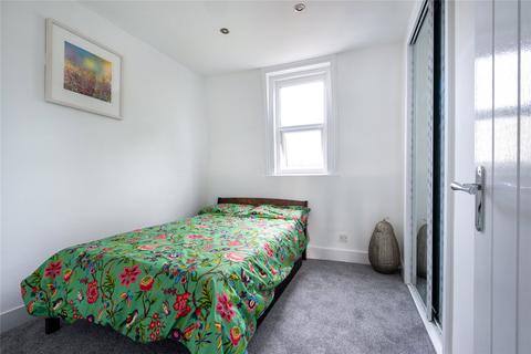 2 bedroom apartment to rent, Kempshott Road, London SW16