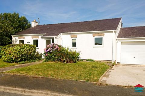 3 bedroom semi-detached bungalow for sale, Llwyn Gwalch Estate, Morfa Nefyn LL53