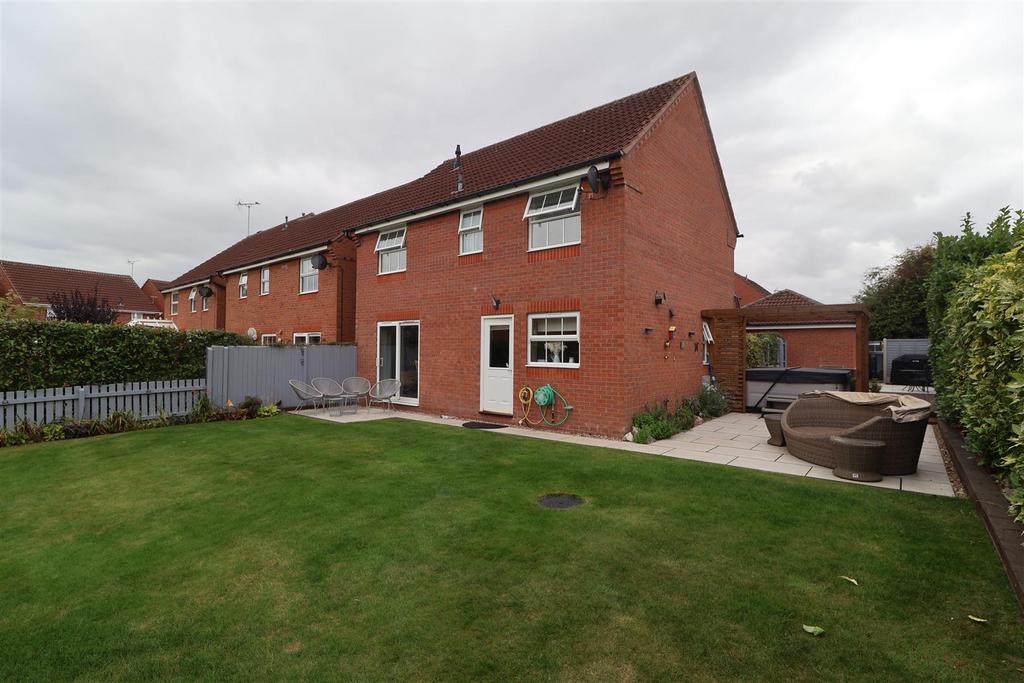 Peak Hill Close, Worksop S81 4 bed detached house for sale £330,000