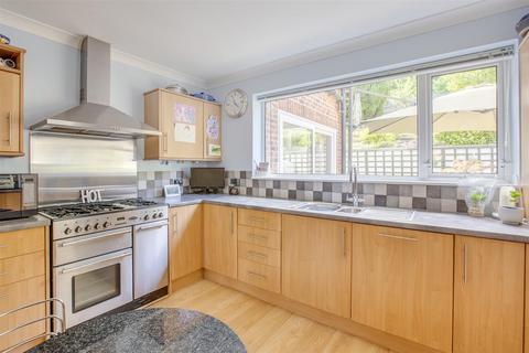 4 bedroom detached house for sale, Disraeli Crescent, High Wycombe HP13