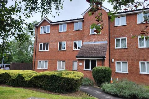 2 bedroom flat to rent, Courtlands Close, Watford, WD24