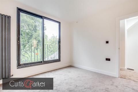 3 bedroom apartment for sale, Upham Park Road, London. W4