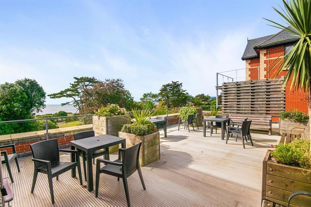 Communal roof terrace