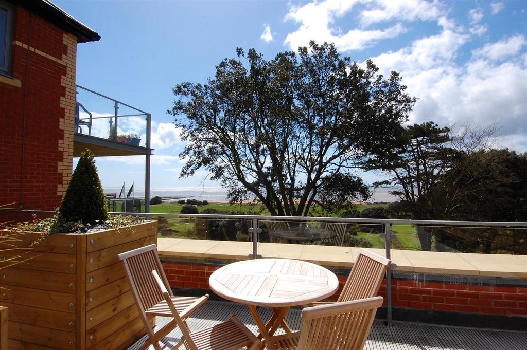 Communal roof terrace