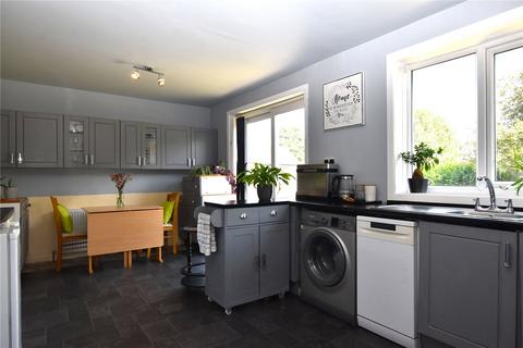 35 Forest Crescent, Halifax, HX2 8DS