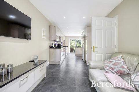 4 bedroom detached house for sale, Oxford Close, Gidea Park, RM2