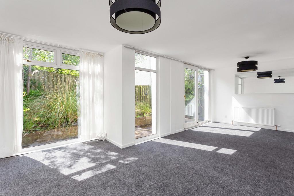 Craigmount Avenue North, Edinburgh EH4 4 bed semidetached villa for