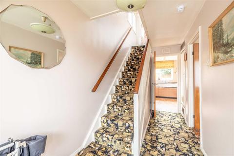 23 Holly Crescent, Windsor, SL4 5SL