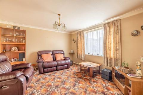 23 Holly Crescent, Windsor, SL4 5SL
