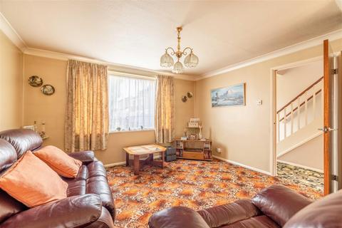 23 Holly Crescent, Windsor, SL4 5SL