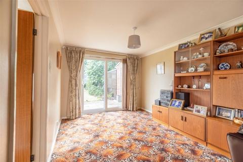 23 Holly Crescent, Windsor, SL4 5SL